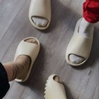 Yeezy Slide Cream